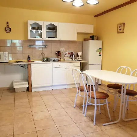 Apartament Flóra