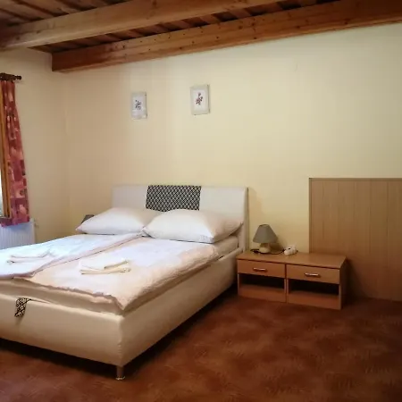 Flóra Apartament