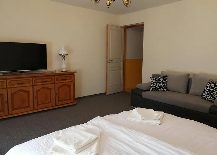 Апартаменты Flora Кехидакустани